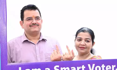 मुख्यमंत्री के सचिव पी दयानंद ने किया मतदान मुख्यमंत्री के सचिव पी दयानंद ने किया मतदान