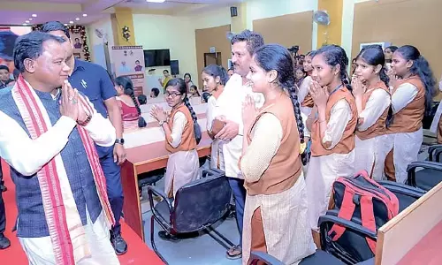 CM Majhi: आत्मविश्वास बनाए रखें-परीक्षा की तैयारी के समय का सदुपयोग करें CM Majhi: आत्मविश्वास बनाए रखें-परीक्षा की तैयारी के समय का सदुपयोग करें