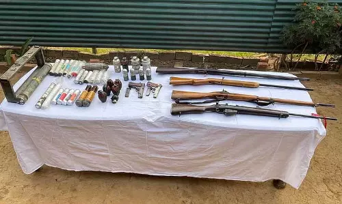 Manipur में संयुक्त अभियान में सुरक्षा बलों ने 25 हथियार बरामद किए