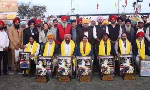 Jarkhar Mahotsav के समापन पर खेल और शिक्षा जगत की जानी-मानी हस्तियों को सम्मानित किया