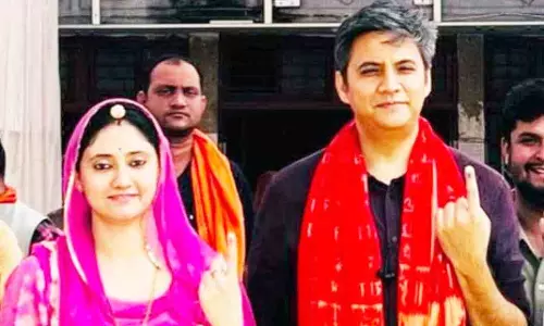 पूर्व सांसद अभिषेक सिंह ने किया मतदान, 2 बजे तक 52.68% वोटिंग