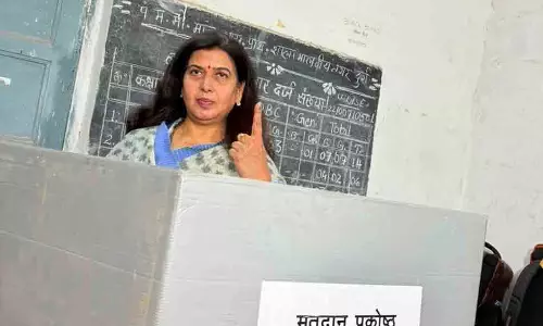 डॉ. सरोज पांडे ने निकाय चुनाव के लिए दुर्ग में वोटिंग की