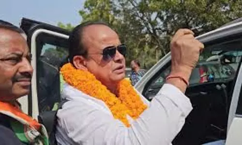 Jharkhand के मंत्री डॉ इरफान अंसारी ने हाजी अली की दरगाह में लगाई हाजरी