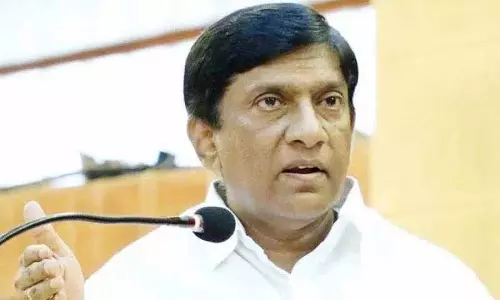 जनगणना स्थगित करना महिला आरक्षण को टालने की चाल: B Vinod Kumar जनगणना स्थगित करना महिला आरक्षण को टालने की चाल: B Vinod Kumar
