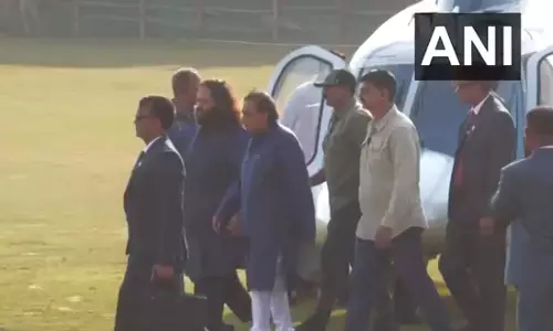 BIG BREAKING: मुकेश-अनंत अंबानी महाकुंभ पहुंचे