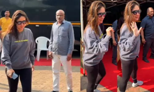 सैफ पर हमले के बाद पहली बार Kareena Kapoor काम के सिलसिले में बाहर निकलीं सैफ पर हमले के बाद पहली बार Kareena Kapoor काम के सिलसिले में बाहर निकलीं