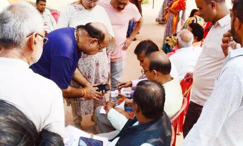 पूर्व राज्यपाल रमेश बैस का पोलिंग बूथ बदला, अन्य वोटर भी इसी समस्या से जूझे