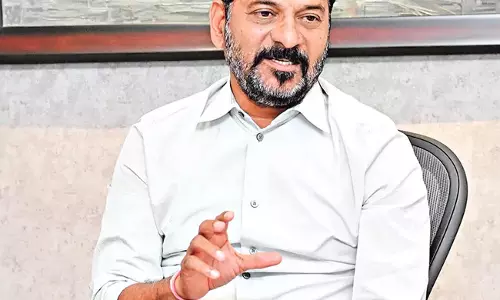 CM Revanth Reddy : रेत माफिया पर कड़ी कार्रवाई