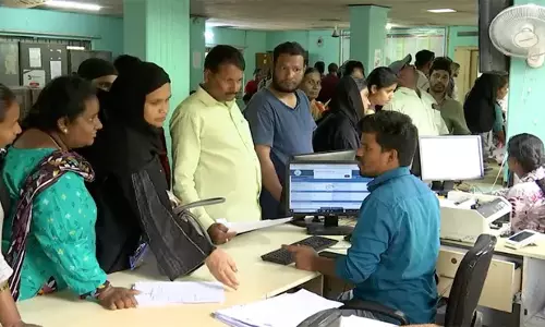 Hyderabad : नए राशन कार्ड के लिए आवेदन मी सेवा केंद्रों पर भीड़