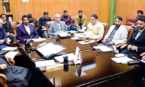Jammu: स्पीकर ने विधायकों द्वारा उठाए गए मुद्दों पर चर्चा के लिए सदन समिति की बैठक की अध्यक्षता की