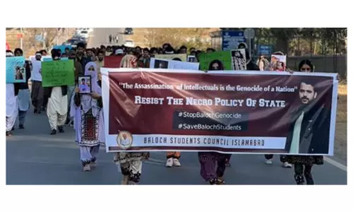 Balochistan में जबरन गायब किए जाने और हत्याओं के खिलाफ बड़े पैमाने पर विरोध प्रदर्शन हुए Balochistan में जबरन गायब किए जाने और हत्याओं के खिलाफ बड़े पैमाने पर विरोध प्रदर्शन हुए