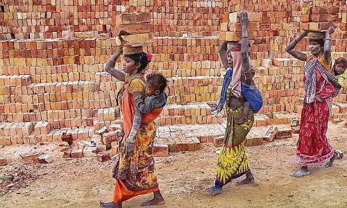 Editorial: ग्रामीण महिलाओं की नौकरियों के लिए बजट में प्रोत्साहन Editorial: ग्रामीण महिलाओं की नौकरियों के लिए बजट में प्रोत्साहन