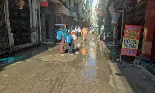 Amritsar: मुख्य बाजार में सीवर का पानी ओवरफ्लो होने से श्रद्धालु, पर्यटक और निवासी परेशान
