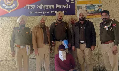 Jandiala Guru में ईंधन स्टेशन परिचारक को लूटने के आरोप में व्यक्ति गिरफ्तार Jandiala Guru में ईंधन स्टेशन परिचारक को लूटने के आरोप में व्यक्ति गिरफ्तार