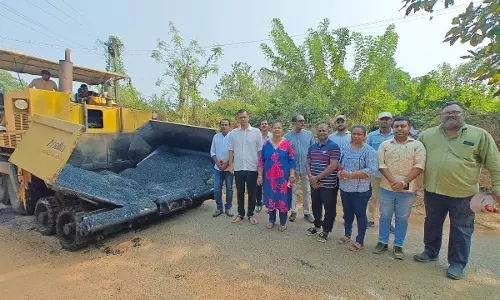 विधायक ने मानसून से पहले Cuncolim में सभी सड़क निर्माण कार्य पूरा करने का आश्वासन दिया विधायक ने मानसून से पहले Cuncolim में सभी सड़क निर्माण कार्य पूरा करने का आश्वासन दिया