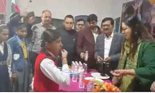 राष्ट्रीय कृमि मुक्ति दिवस के अवसर पर छात्र-छात्राओं एवं अन्य लोगों को जिलाधिकारी ने खिलाई दवा राष्ट्रीय कृमि मुक्ति दिवस के अवसर पर छात्र-छात्राओं एवं अन्य लोगों को जिलाधिकारी ने खिलाई दवा