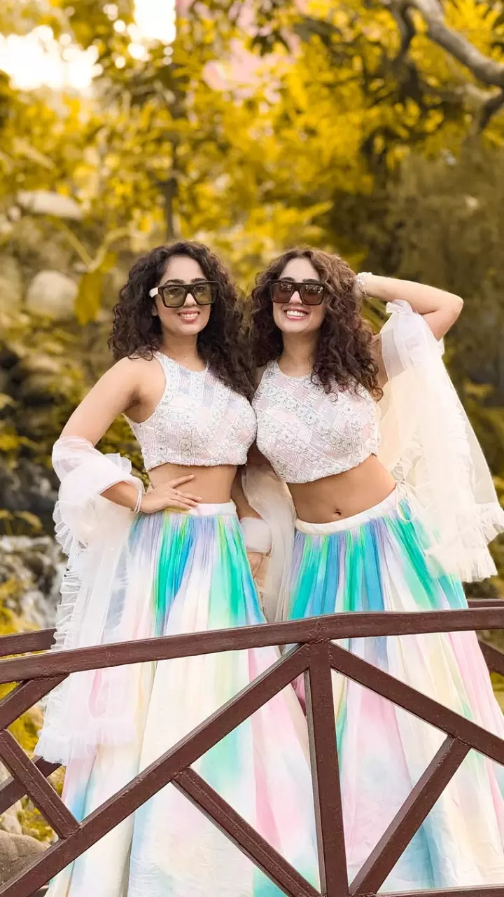 चिंकी-मिंकी का लहंगा लुक