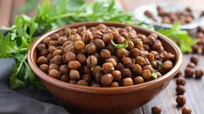 Kala Chana Chhole Recipe: काले चने का उपयोग करके बनाएं रेस्तरां जैसा छोले