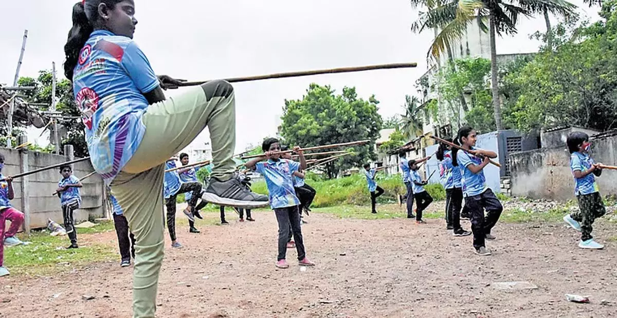 Tamil Nadu: तमिलनाडु में सरकारी स्कूलों पर इसका पूरा असर पड़ रहा