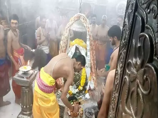 माघ पूर्णिमा पर Ujjain के महाकालेश्वर मंदिर में भस्म आरती की गई