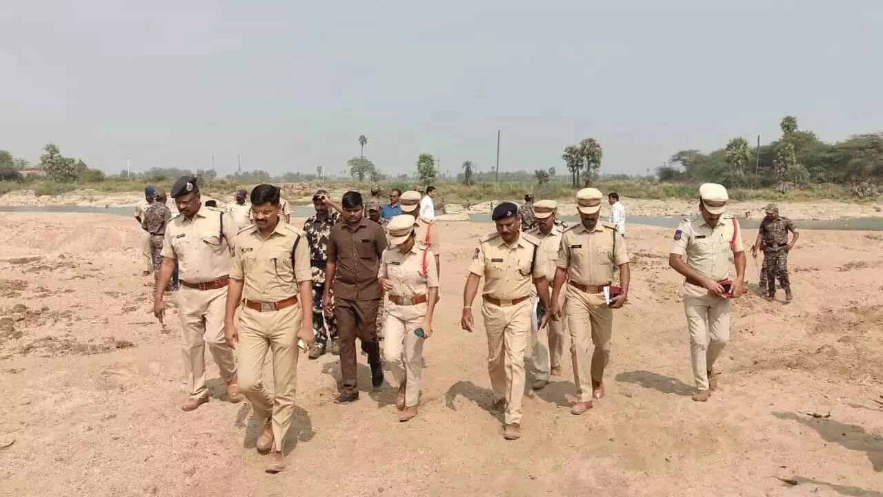 महबुबाबाद के SP सुधीर ने रेत माफिया को चेतावनी दी