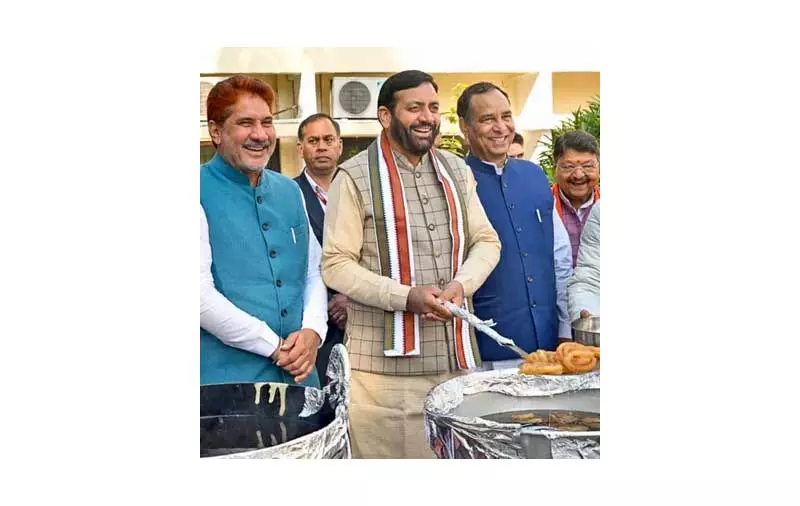 Haryana : रानिया स्कूल में उत्तीर्ण विद्यार्थियों को दी गई विदाई Haryana : रानिया स्कूल में उत्तीर्ण विद्यार्थियों को दी गई विदाई