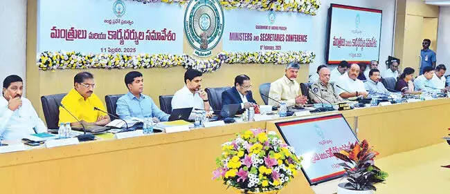 CM Chandrababu: सरकारी कार्यालय में ई-ऑफिस प्रणाली पूरी तरह लागू हो जानी चाहिए