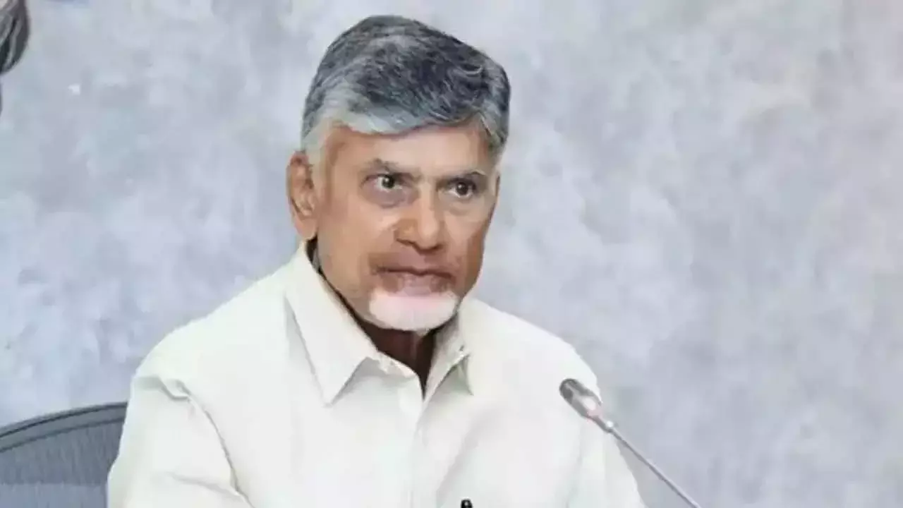 Andhra: सीएम नायडू चाहते हैं सड़कें गड्ढा मुक्त हों