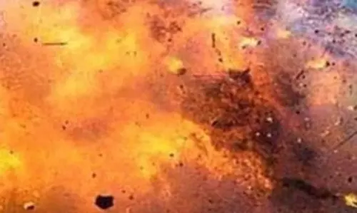 अफगानिस्तान में बैंक के बाहर विस्फोट, 25 की मौत, 30 घायल अफगानिस्तान में बैंक के बाहर विस्फोट, 25 की मौत, 30 घायल