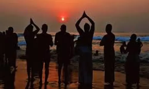 Magh Purnima: माघ पूर्णिमा पर सुबह से शाम तक इन शुभ मुहूर्त में करें पूजा, जानें पूजा विधि और स्नान-दान का समय Magh Purnima: माघ पूर्णिमा पर सुबह से शाम तक इन शुभ मुहूर्त में करें पूजा, जानें पूजा विधि और स्नान-दान का समय