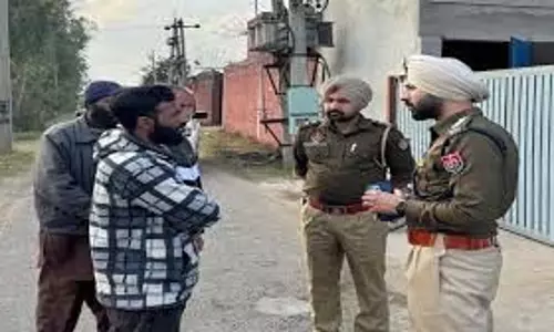 पंजाब के कुपवाड़ा में शॉल विक्रेता से लूट