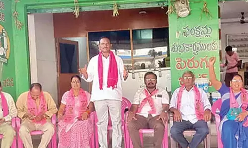 Telangana: पिंक आर्मी ने स्थानीय चुनावों के लिए सैनिकों को एकत्रित करना शुरू किया