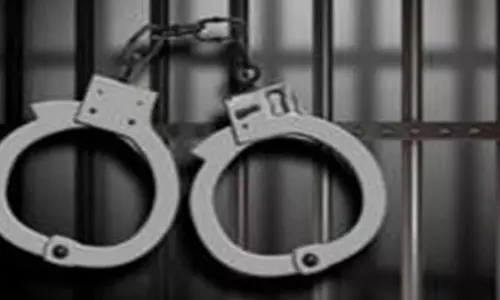 Odisha: फोटो स्टूडियो के मालिक की हत्या के आरोप में दो पूर्व कर्मचारी गिरफ्तार Odisha: फोटो स्टूडियो के मालिक की हत्या के आरोप में दो पूर्व कर्मचारी गिरफ्तार