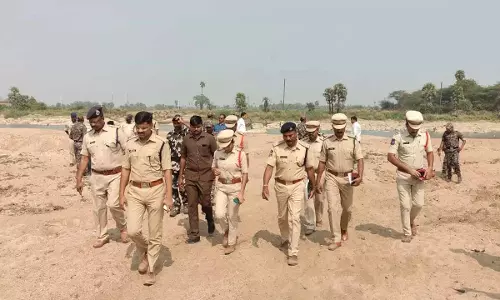 महबुबाबाद के SP सुधीर ने रेत माफिया को चेतावनी दी