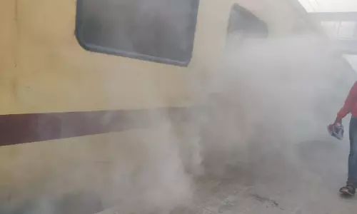 भुवनेश्वर-सोनपुर इंटरसिटी एक्सप्रेस से धुआं निकलने से यात्रियों में दहशत