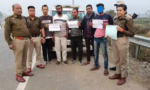 Assam : उत्तरी सलमारा पुलिस ने नशीले पदार्थों की तस्करी की कोशिश नाकाम की Assam : उत्तरी सलमारा पुलिस ने नशीले पदार्थों की तस्करी की कोशिश नाकाम की