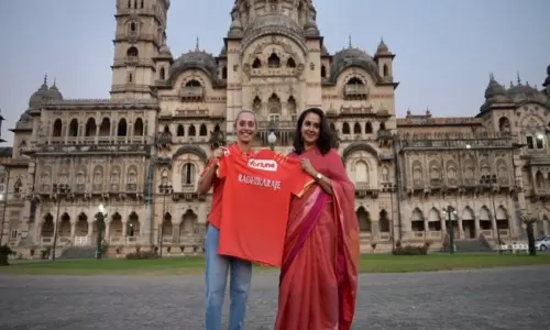 वडोदरा की महारानी ने WPL के घरेलू डेब्यू से पहले गुजरात जायंट्स का समर्थन किया वडोदरा की महारानी ने WPL के घरेलू डेब्यू से पहले गुजरात जायंट्स का समर्थन किया