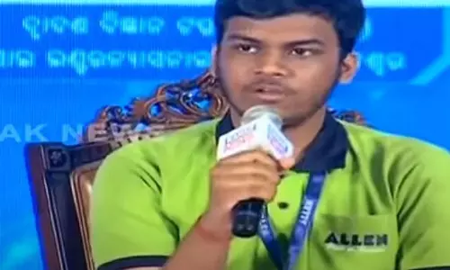 DAV स्कूल के छात्र नवनीत प्रियदर्शी 99.98 पर्सेंटाइल के साथ जी-मेन में ओडिशा टॉपर बने DAV स्कूल के छात्र नवनीत प्रियदर्शी 99.98 पर्सेंटाइल के साथ जी-मेन में ओडिशा टॉपर बने