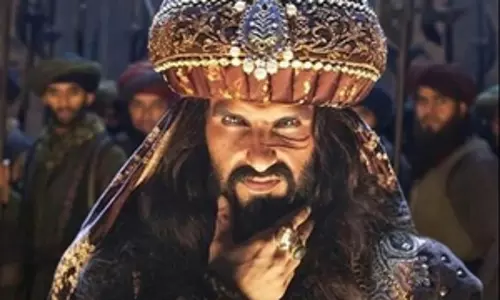 Ranveer Singh के हेयर आर्टिस्ट ने पद्मावत में उनके खूंखार लुक को बनाने के पीछे का खुलासा की