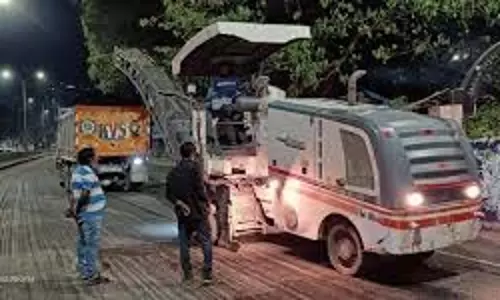 चेन्नई की प्रमुख सड़कों पर पुनः सतह बनाने के लिए कोल्ड मिलिंग का काम चल रहा