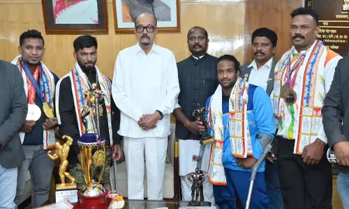 राज्यपाल डेका से बॉडी बिल्डर्स चैम्पियनशीप के विजेता खिलाड़ियों ने की सौजन्य भेंट