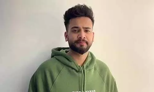 Jaipur शूटिंग के दौरान पुलिस एस्कॉर्ट मिलने के झूठे दावों पर एल्विश यादव पर मामला दर्ज Jaipur शूटिंग के दौरान पुलिस एस्कॉर्ट मिलने के झूठे दावों पर एल्विश यादव पर मामला दर्ज