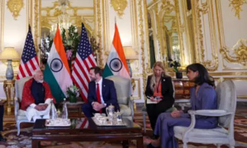 पेरिस में पीएम मोदी और अमेरिकी उपराष्ट्रपति की मुलाकात, परमाणु ऊर्जा पर की चर्चा
