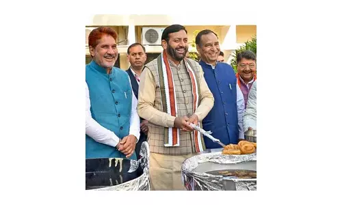 Haryana : रानिया स्कूल में उत्तीर्ण विद्यार्थियों को दी गई विदाई Haryana : रानिया स्कूल में उत्तीर्ण विद्यार्थियों को दी गई विदाई