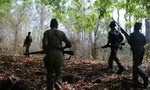 Palamu: नक्सल विरोधी अभियान में शक्तिशाली लैंडमाइन व हथियार बरामद, दो गिरफ्तार