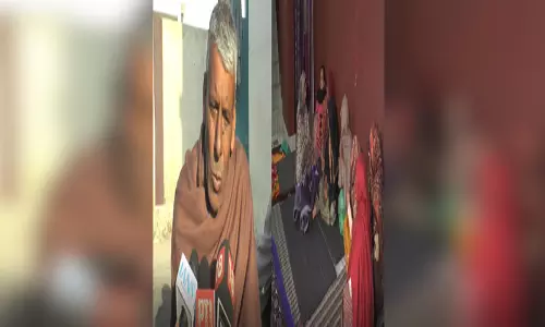 रुंधे गले से शहीद जवान के पिता बोले, वो पूरे परिवार की उठा रहा था जिम्मेदारी
