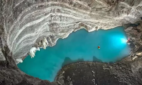 Albania में खाई में दुनिया की सबसे बड़ी भूमिगत तापीय झील की खोज की गई