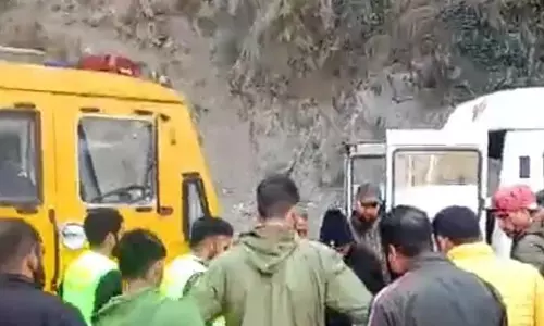 J&K के रामबन में कार के खाई में गिरने से व्यक्ति की मौत J&K के रामबन में कार के खाई में गिरने से व्यक्ति की मौत