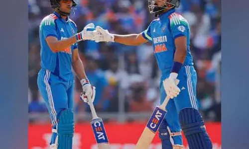 India ने तीसरे इंग्लैंड वनडे के दौरान अंग दान करें और जीवन बचाएं पहल के तहत हरे रंग की आर्मबैंड पहनी India ने तीसरे इंग्लैंड वनडे के दौरान अंग दान करें और जीवन बचाएं पहल के तहत हरे रंग की आर्मबैंड पहनी
