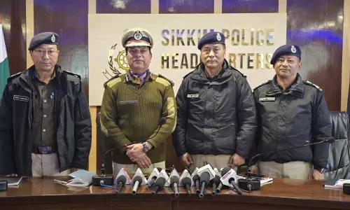 Sikkim में किरायेदारों के पुलिस सत्यापन अभियान से स्थानीय लोगों को छूट दी गई Sikkim में किरायेदारों के पुलिस सत्यापन अभियान से स्थानीय लोगों को छूट दी गई